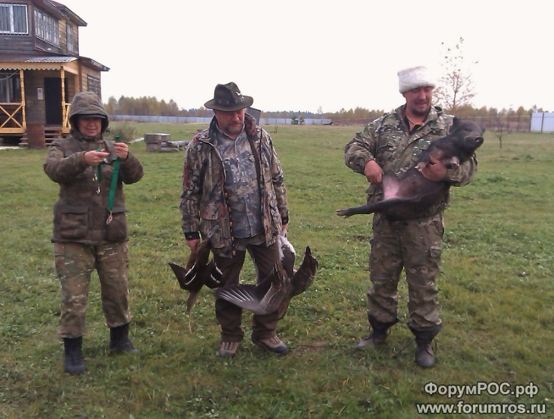 Судейская коллегия с медалями и призами.jpg